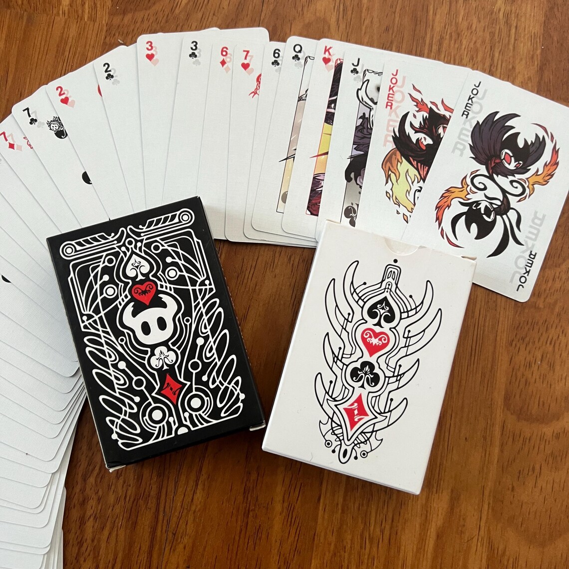 Hollow Knight Standard-Pokerka – Board Games Bewertung und Preis